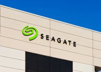 Seagate Technology (STX) Stock: Revenue Surges 34% as Cloud Data Center Demand Strengthens