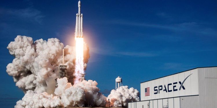 SpaceX (SPCX) Stock: Rise as Falcon 9 Successfully Deploys 24 Starlink Satellites