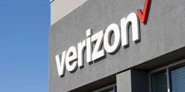 VZ Stock Jumps 4% as Verizon Signs $1B Google Dark Fiber Deal