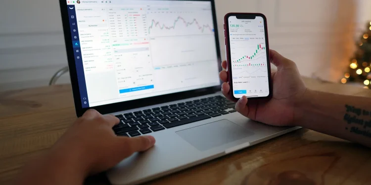 Tether’s $25 Million Telecom Bet Extends Its Push Beyond Stablecoins
