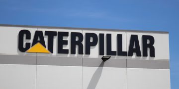 Caterpillar (CAT) Stock: Slide Despite $10M Illinois Workforce Plan