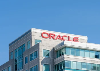 Oracle (ORCL) Stock: Surges 6% as Google Cloud Deal Expands AI Across Fusion and NetSuite