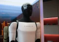 Tesla (TSLA) Stock: What’s Behind the Optimus Manufacturing Delays