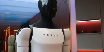 Tesla (TSLA) Stock: What’s Behind the Optimus Manufacturing Delays