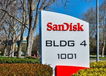 Sandisk (SNDK) Stock Slides 5% Even After Beating Earnings Estimates – Here’s Why