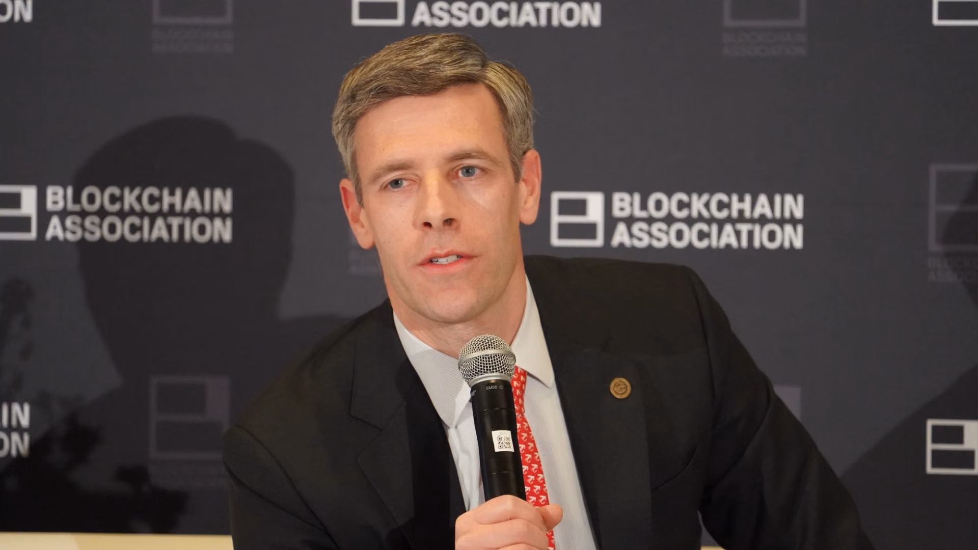 Bank group sues U.S. regulator over granting crypto trust charters