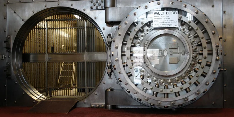 Crypto Vault Deposits Top $10B as Regulators Take Notice