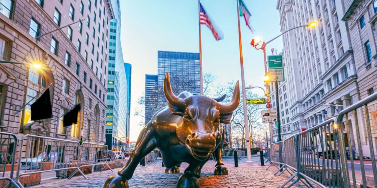 Stock Market Today: Chip Stocks Wobble Again as Wall Street Braces for a Big Earnings Week