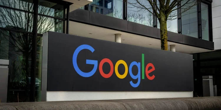 Alphabet (GOOGL) Stock Slips After Citizens Cuts Price Target Ahead of Earnings