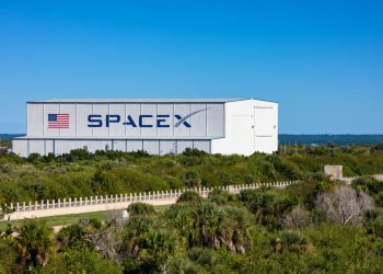 SpaceX (SPCX) Stock: What Wall Street Expects from Earnings Tuesday