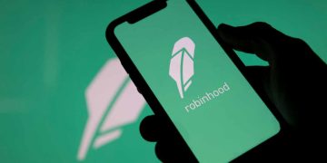 Robinhood Chain Hits $100 Billion in 3.5 Months and Now Outtrades Base
